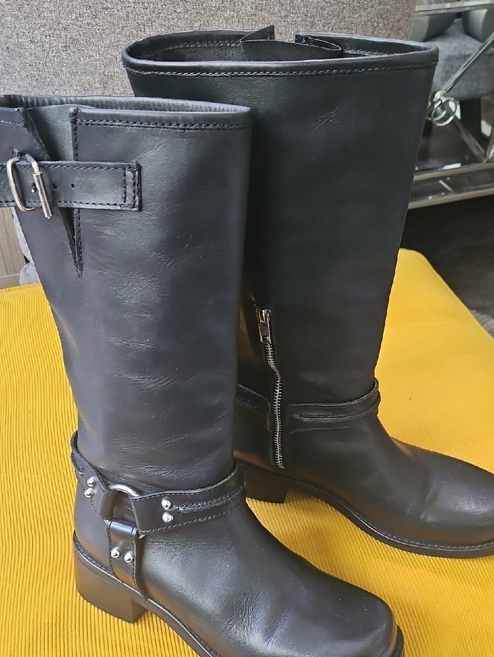 Nine West Black Leather Boot Interior Label